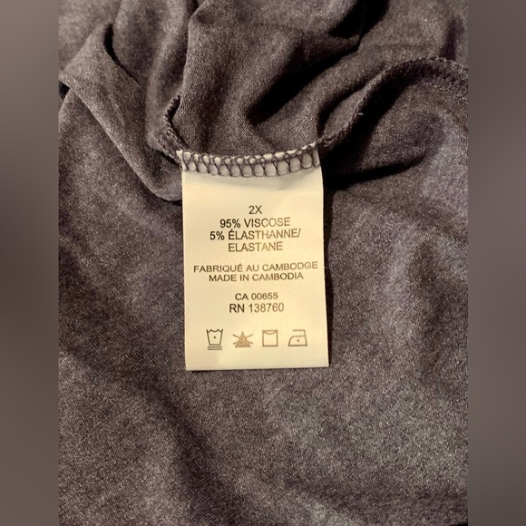 2/$30 ADDITIONELLE modern fit plus tees - Picture 3 of 3